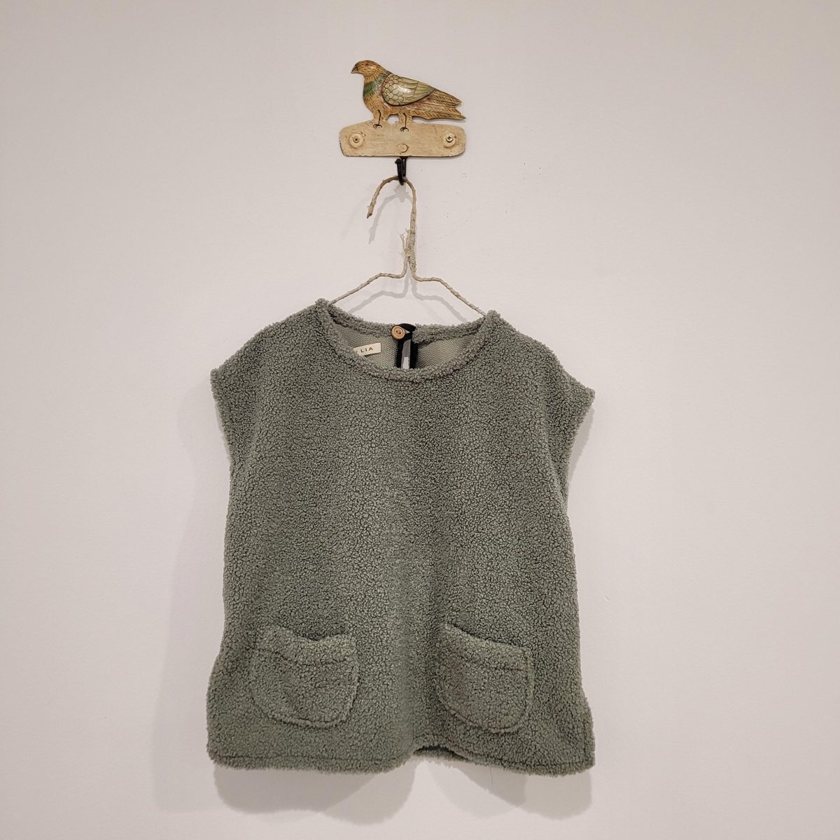 AW25 CHALECO BORREGUILLO VERDE